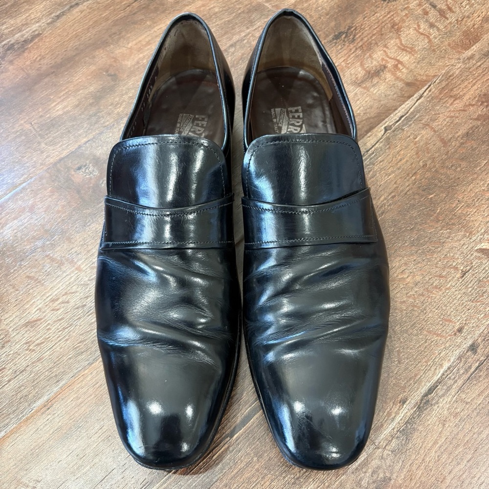 Salvatore Ferragamo Black Leather Apron Toe Loafers Mens 10.5 D Italy
